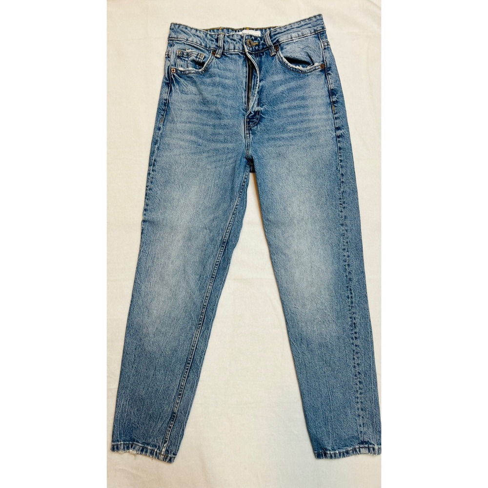 Zara High Waisted Mom Jeans Light Wash Blue Tapered Leg Denim Size 6 US